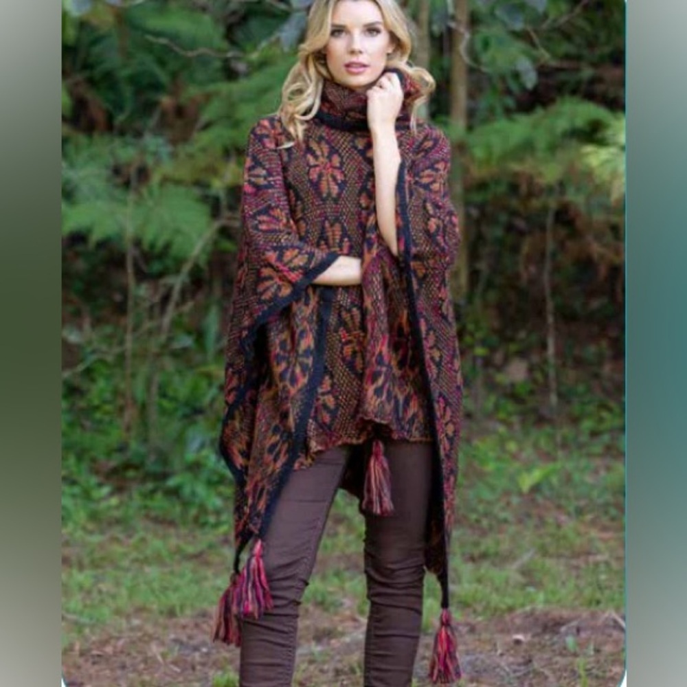 Cienna daisy print mohair knit pull over sweater poncho tassel hem nwt